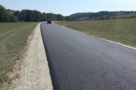 Občina obnovila 700 metrov dotrajane ceste v Temenici 4